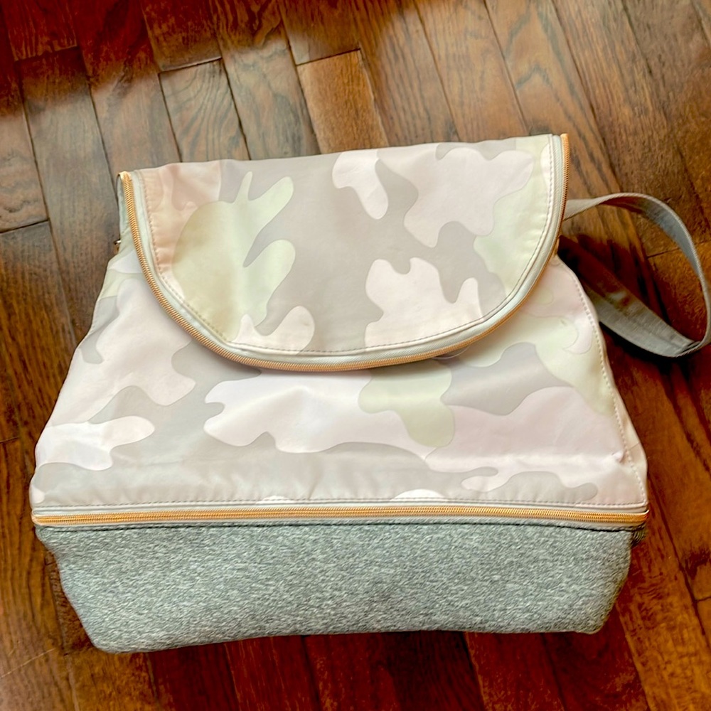 Almost new Stella & Dot Blush Camo Crush It Backpack